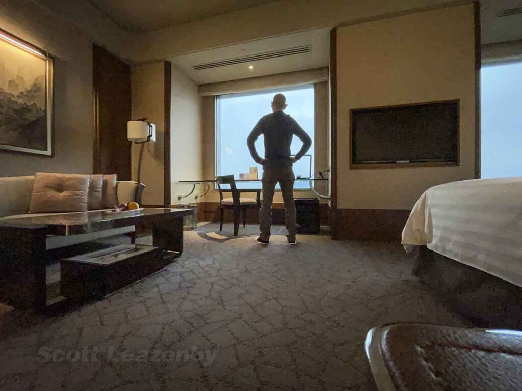 Shangri-La far Eastern hotel room