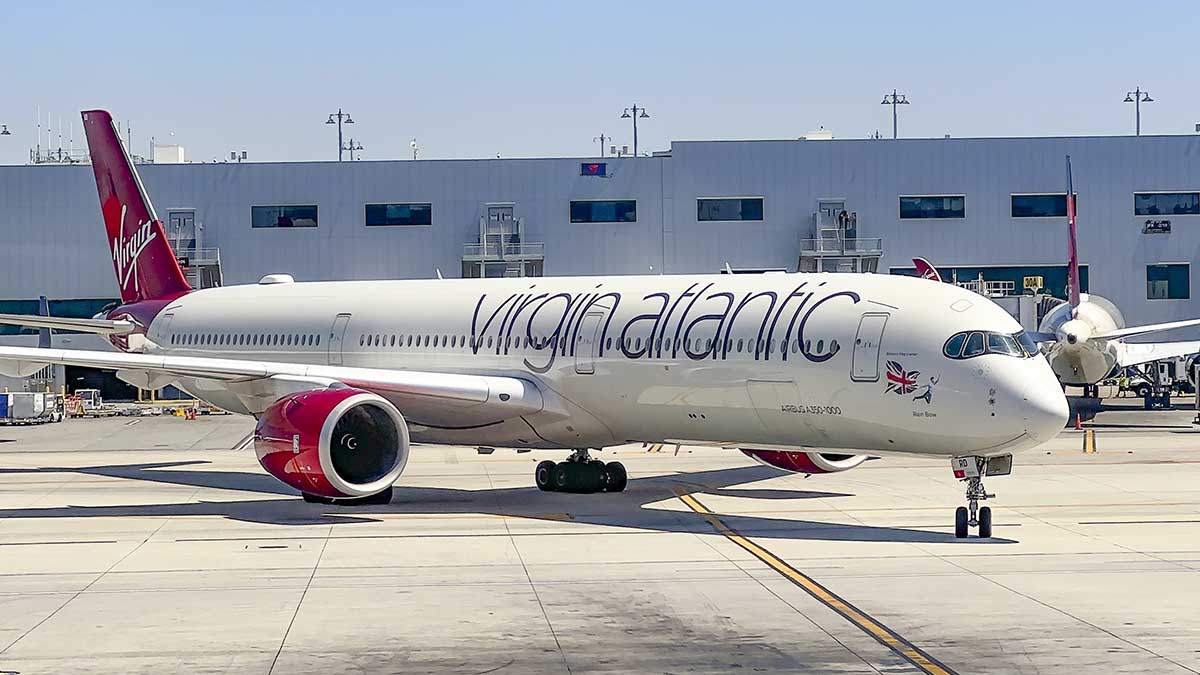 Virgin Atlantic A350-1000 pulling up to the Tom Bradley international terminal (terminal B) at LAX